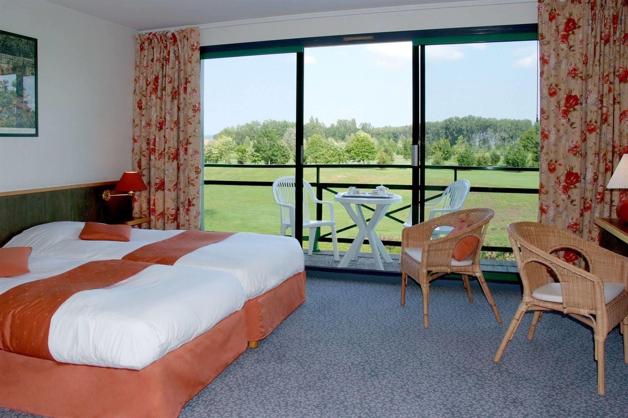 Golf Hotel Colvert - Room Service Disponible Levernois Zewnętrze zdjęcie
